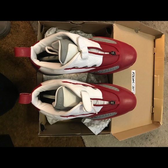 Allen iverson IV white red size 10. - Picture 2 of 4